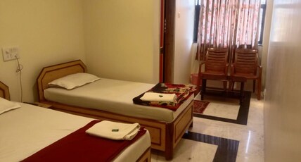 Kubers Residency Room Type - Six Bed Ac Room