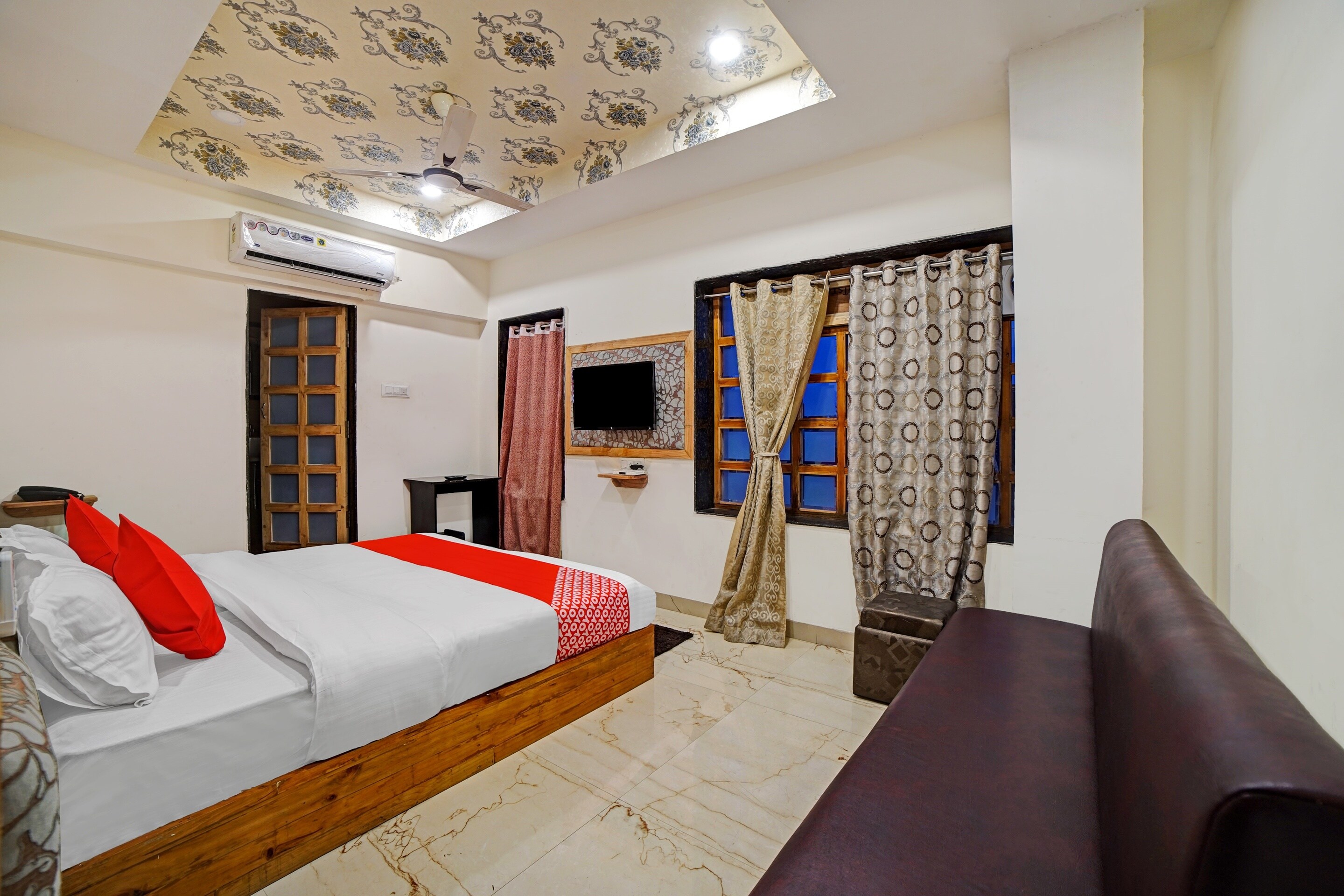 Hotel O Radhika Palace - Tap to explore photos