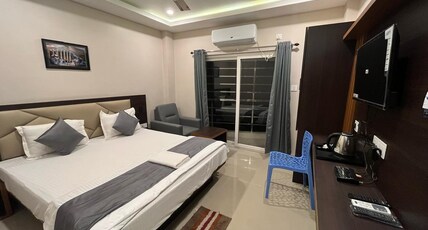 Hotel Renaissance Coastal Inn Room Type - AC Deluxe Room
