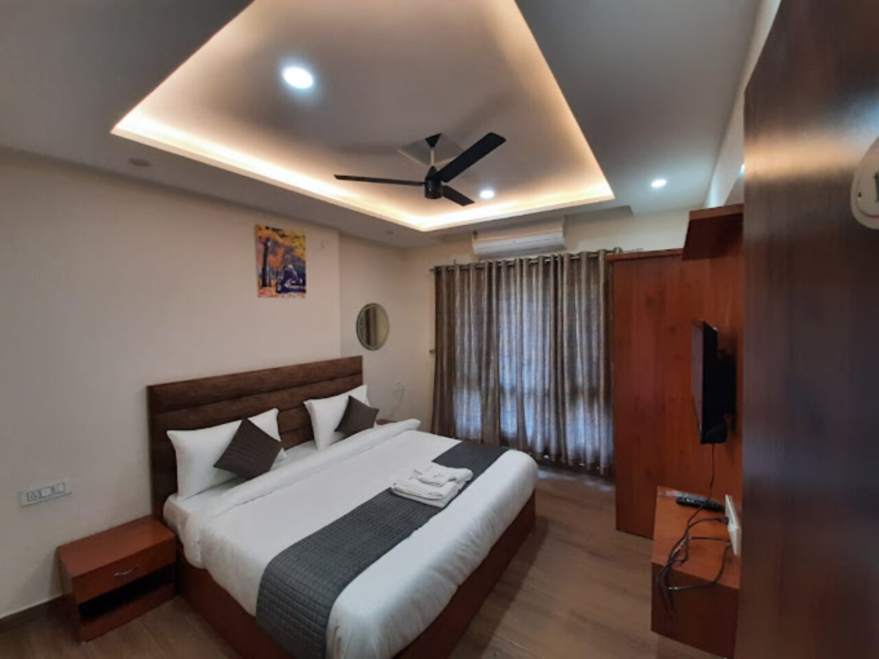 HOTEL HIYAAN - Tap to explore photos