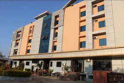 Royal Paras Hotel and Resorts
