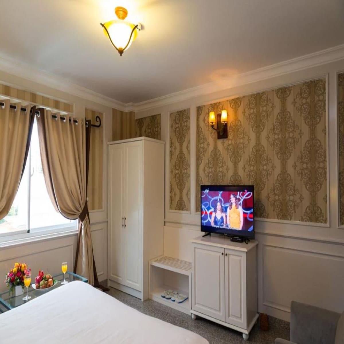 Ben Thanh Boutique Hotel - Tap to explore photos
