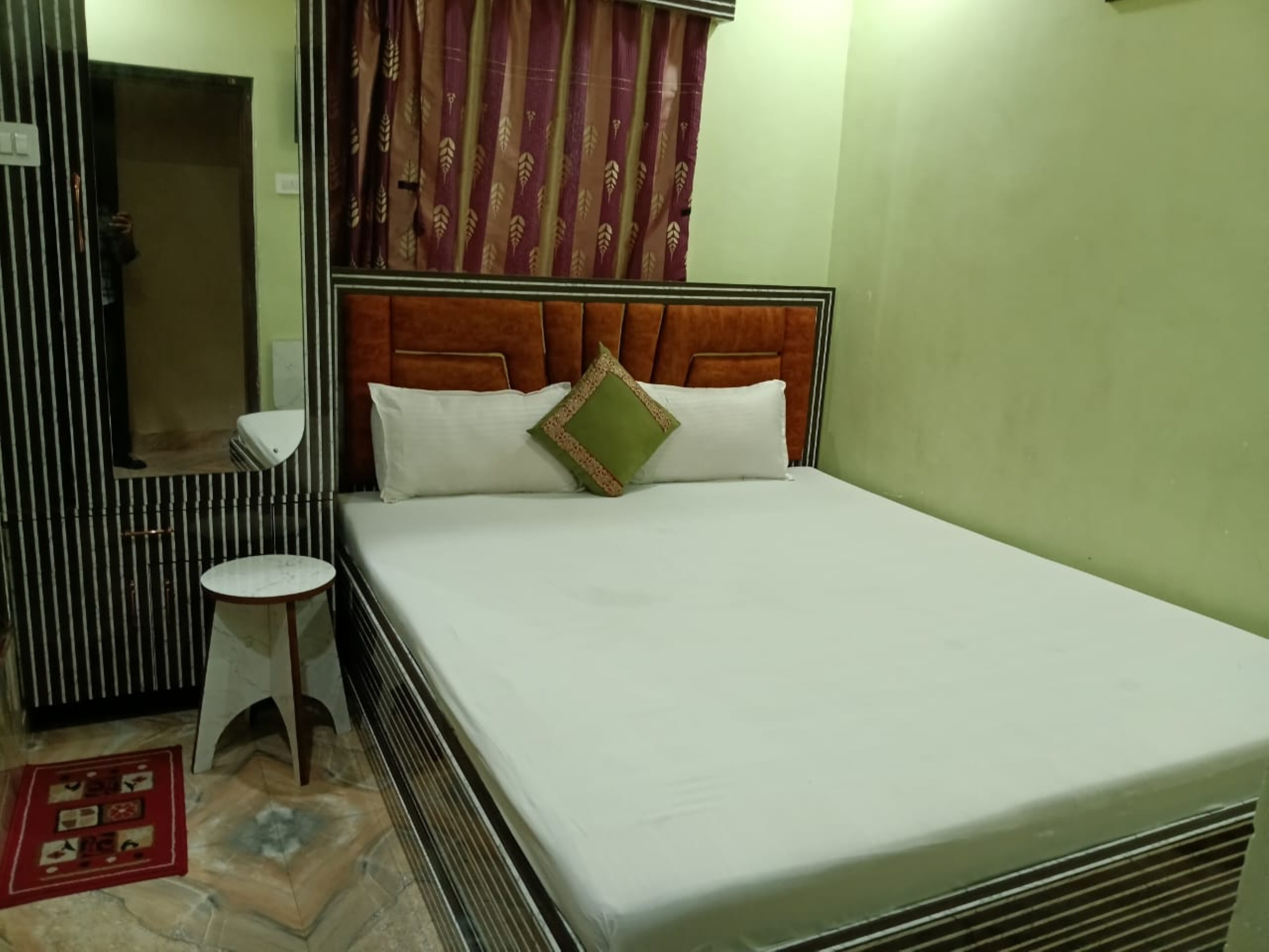 JULI INFINITY GUEST HOUSE - Tap to explore photos