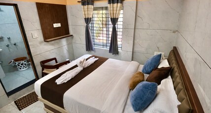 The Ocean Inn Luxury Stay Room Type - Deluxe AC King Size Bedded Room