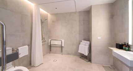 Crowne Plaza HOBART Room Type - 1 King Standard Accessible Lounge Access