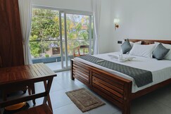 Matty's villa | Premium Balcony Rooms