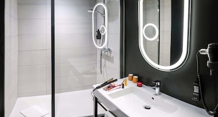ibis Pontarlier Room Type - Standard Room with twin beds