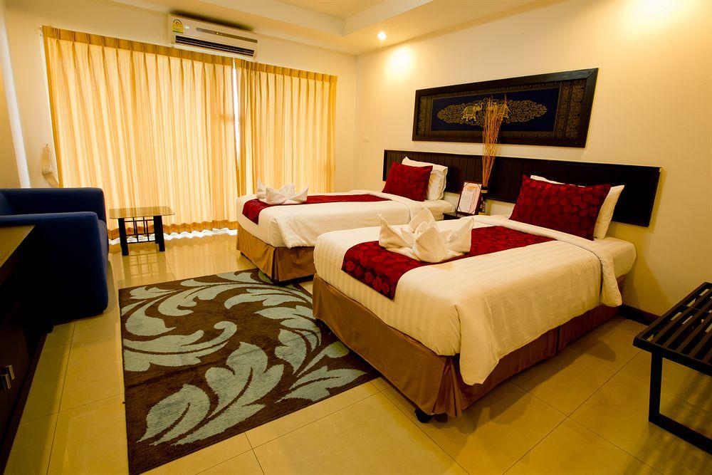 Sinsuvarn Airport Suite - Tap to explore photos