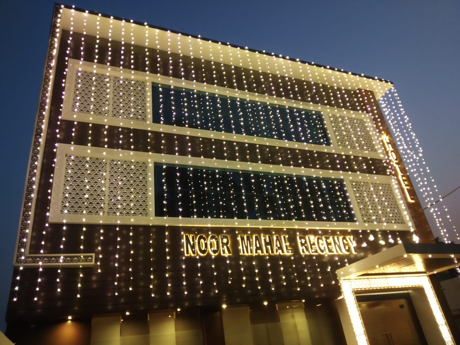 Hotel Noor Mahal Regency - Tap to explore photos