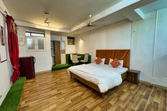 Cozy Studio Apartment in Saket