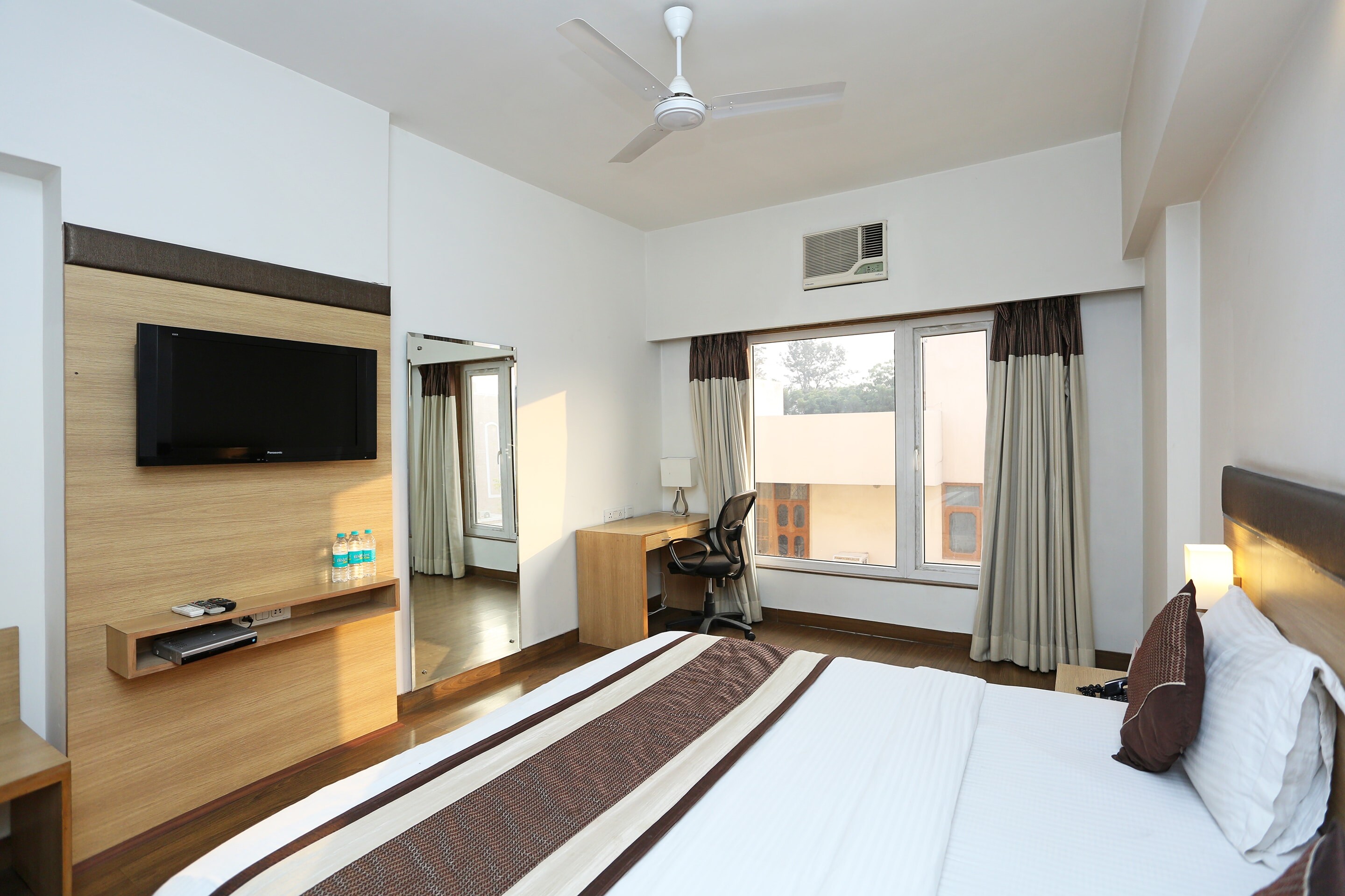 Hotel O Loginn Stays - Tap to explore photos