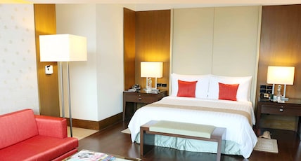 The Oberoi Gurgaon Room Type - Luxury Suite with Living Room