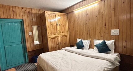Memooners  Riverside Hotel & Cafe Room Type - Bedroom 4