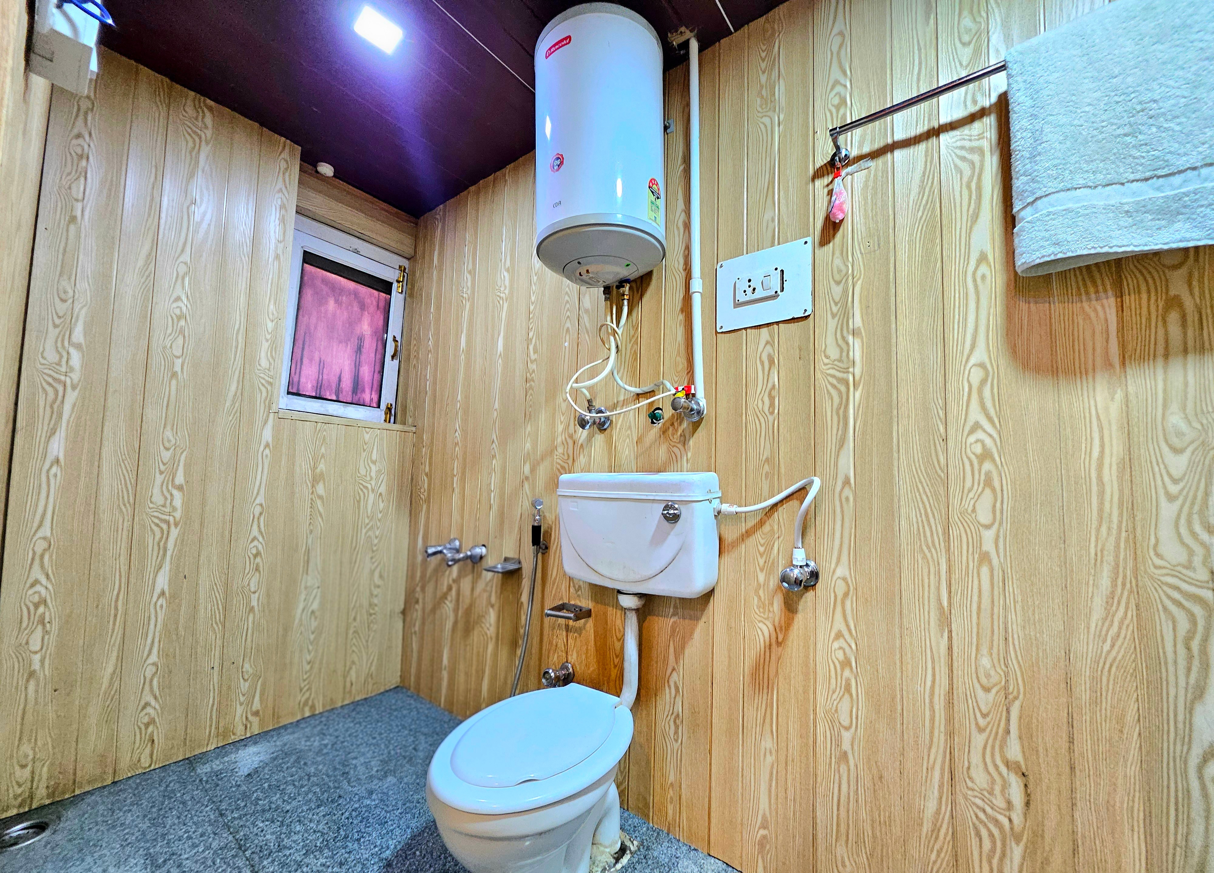 JKTDC Gulmarg Hutments - Tap to explore photos