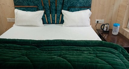 Yamuna pag pinewood hotel and restaurant Room Type - Bedroom 3