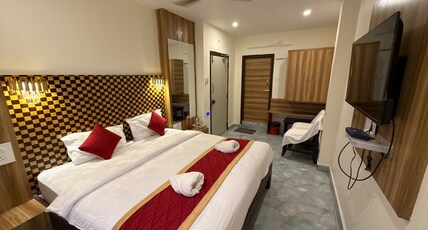 CS Grand Inn Room Type - Deluxe room