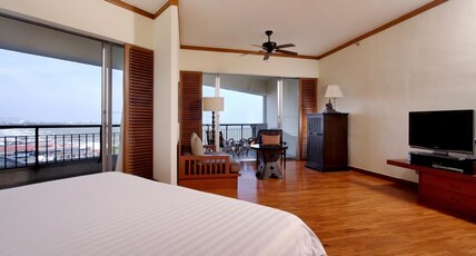 Hilton Hua Hin Resort & Spa Room Type - KING JR. SUITE OCEAN VIEW
