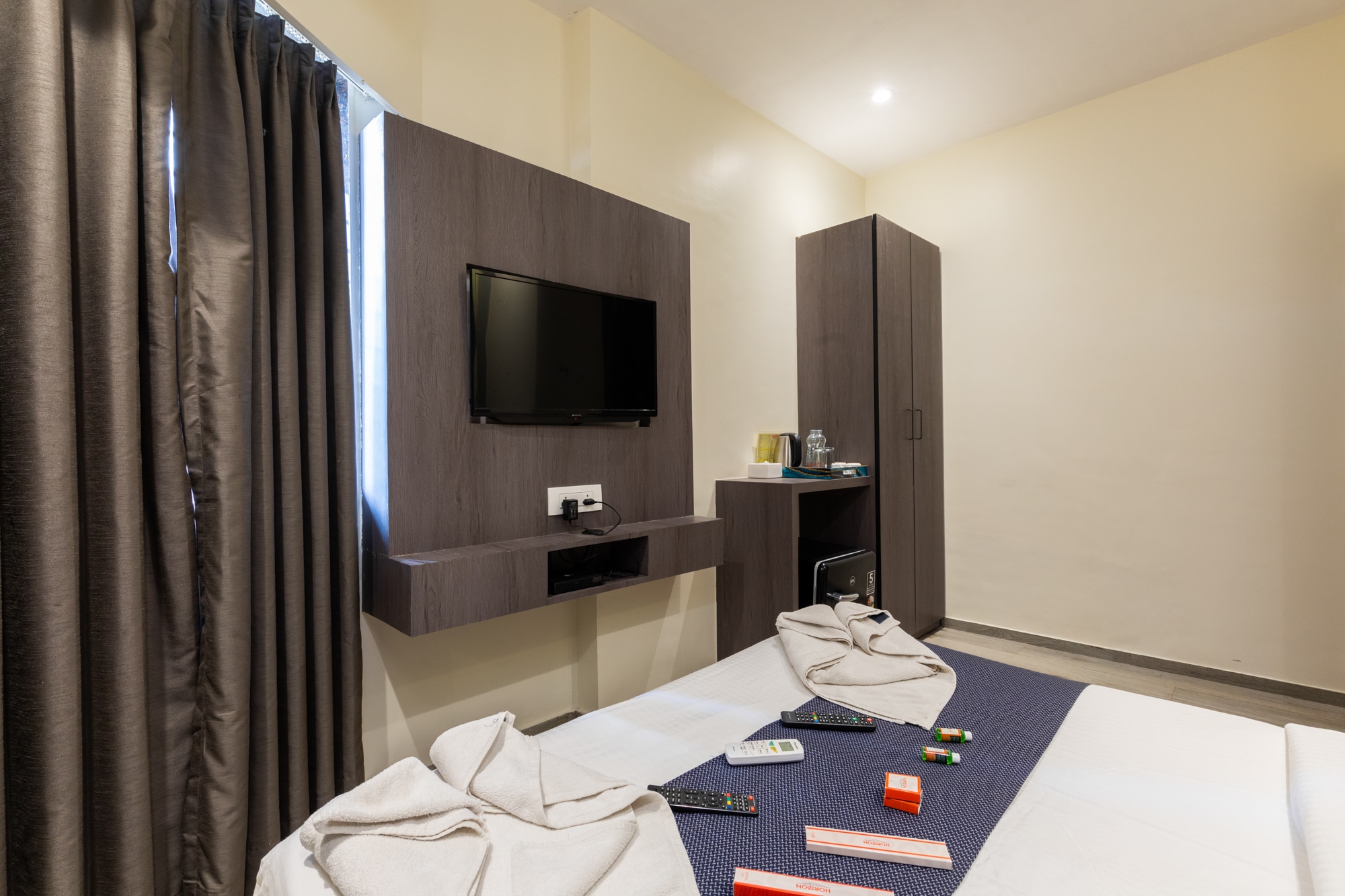 Hotel Horizon Inn Near Exhibition Center - Tap to explore photos