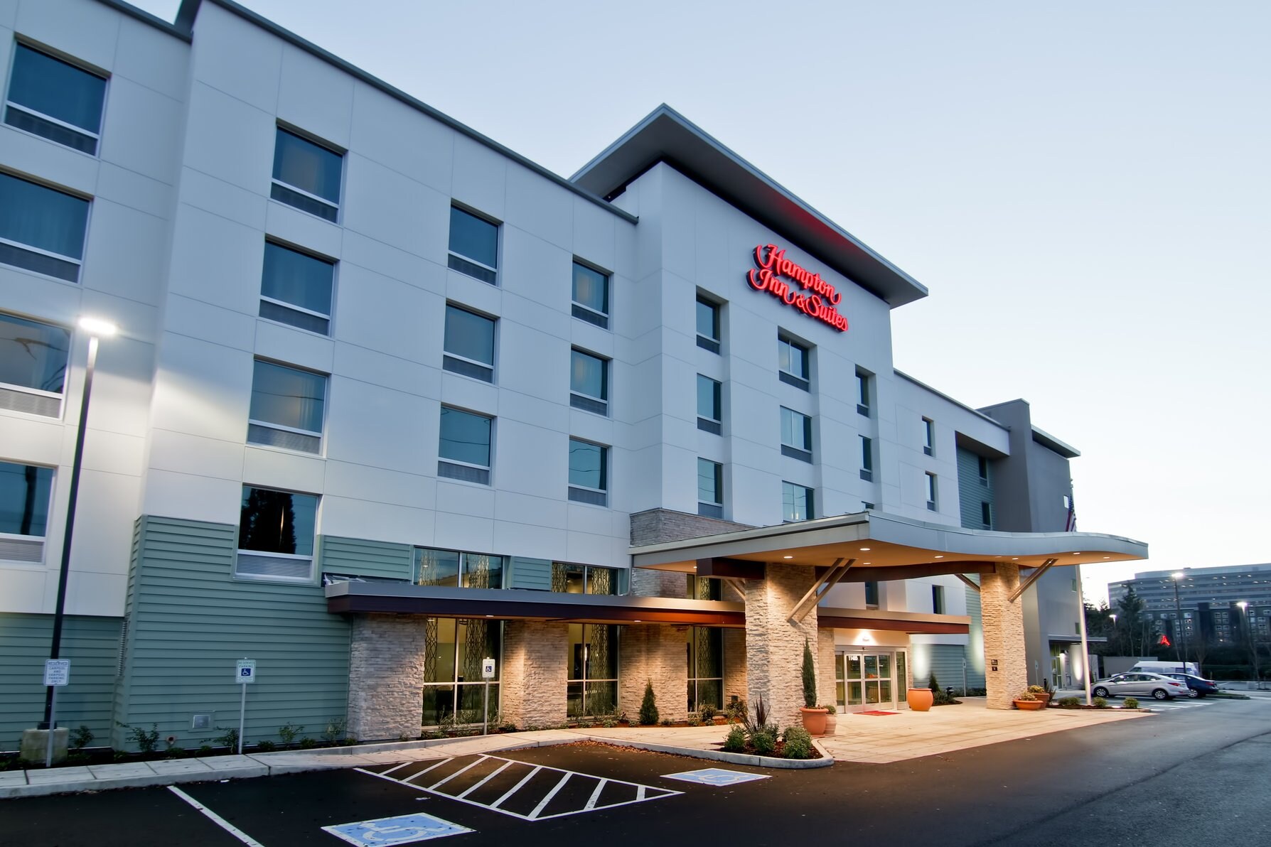 Hampton Inn & Suites Bellevue Downtown-Seattle, WA - Tap to explore photos