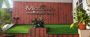 Mid Town Residency
