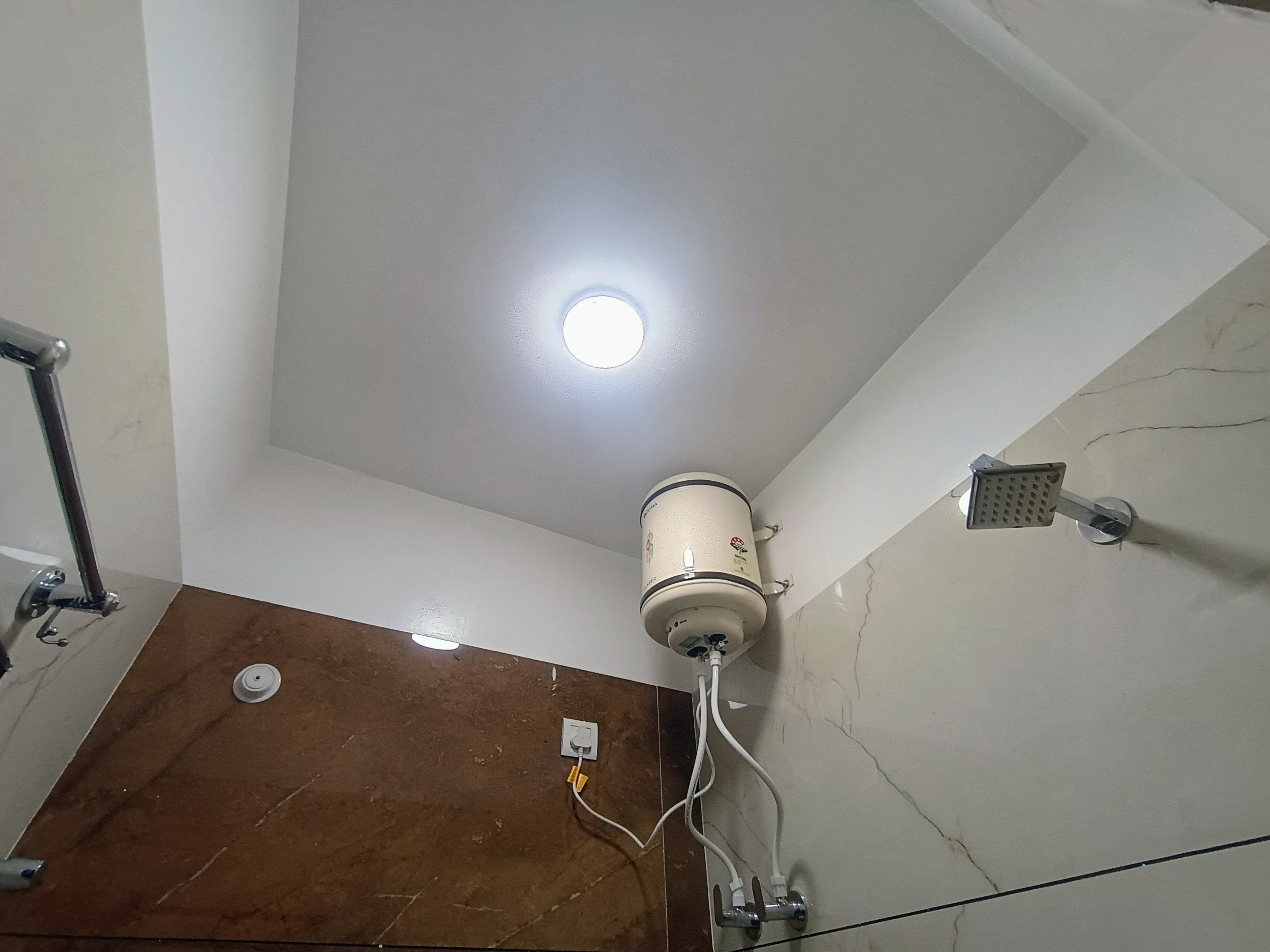 Shree Sai Shraddha Guest House - Tap to explore photos