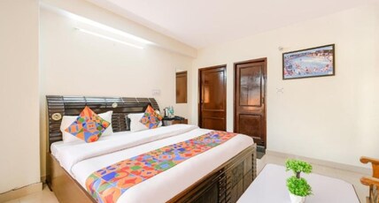 Rudra Villa Room Type - shimla mall road view with balcony