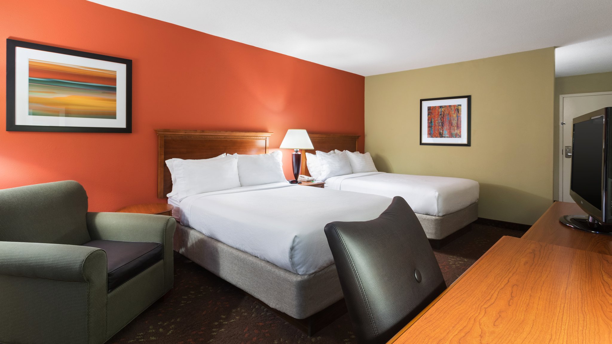 Holiday Inn Cincinnati-Riverfront, an IHG Hotel - Tap to explore photos