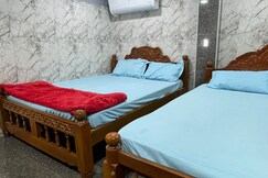SRI MAHALAKSHMI HOMESTAY A/C