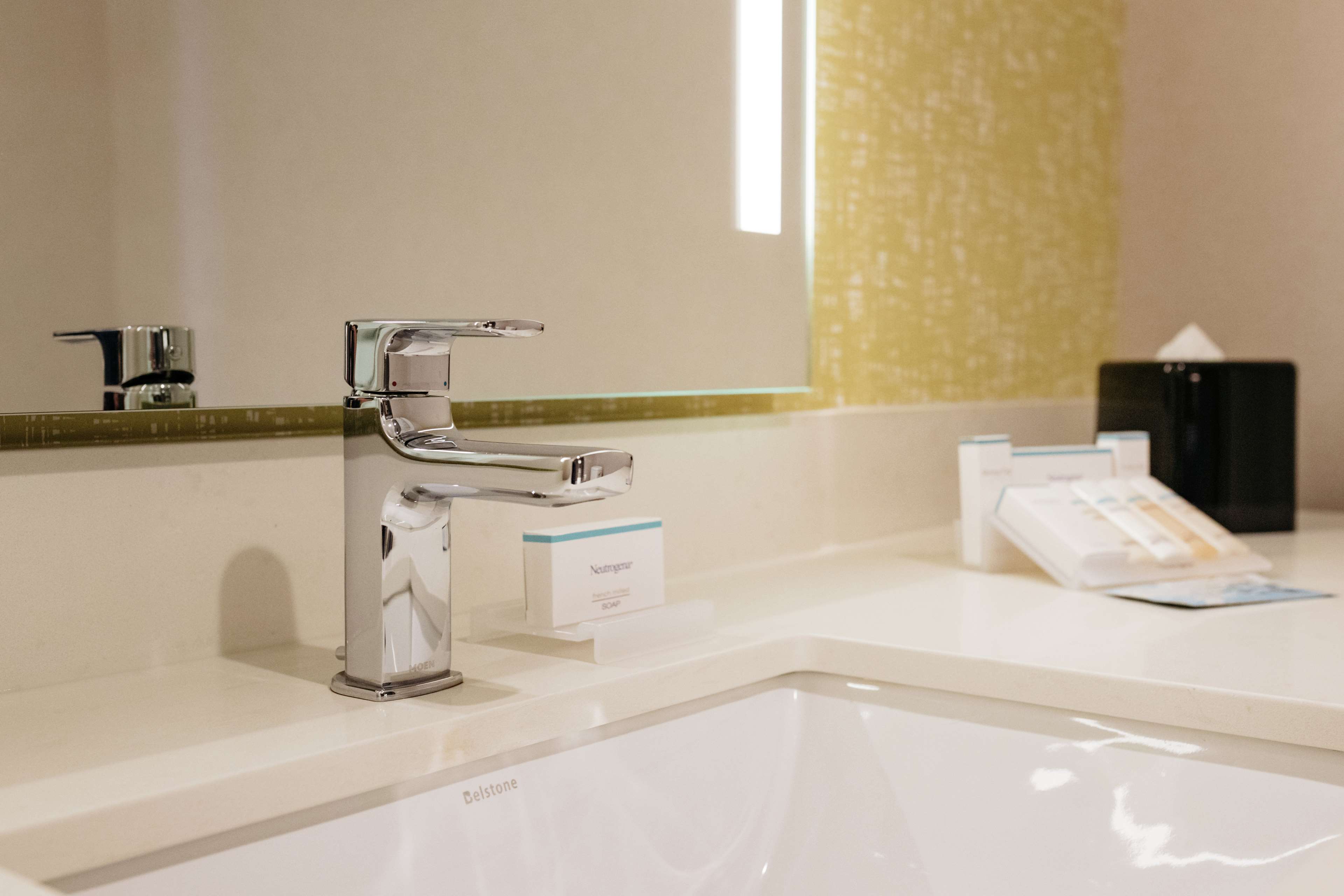 Hilton Garden Inn - Madison Sun Prairie - Tap to explore photos