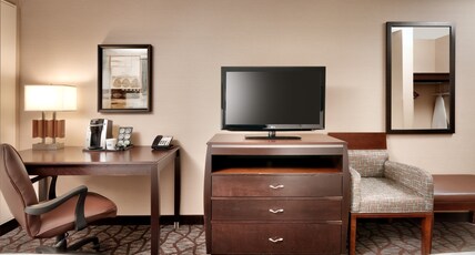 Holiday Inn Express Hotel & Suites Butte Room Type - 2 Queen Beds Standard Comm Access