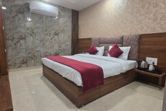 Hotel Golden Pearl Amritsar (In Front of Golden Temple Gate)