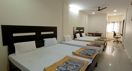 VRP Guest House Room Type - Deluxe five bed family room