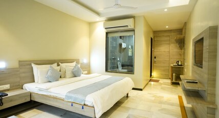 Hotel Hrushikesh. Room Type - Deluxe Double Bed