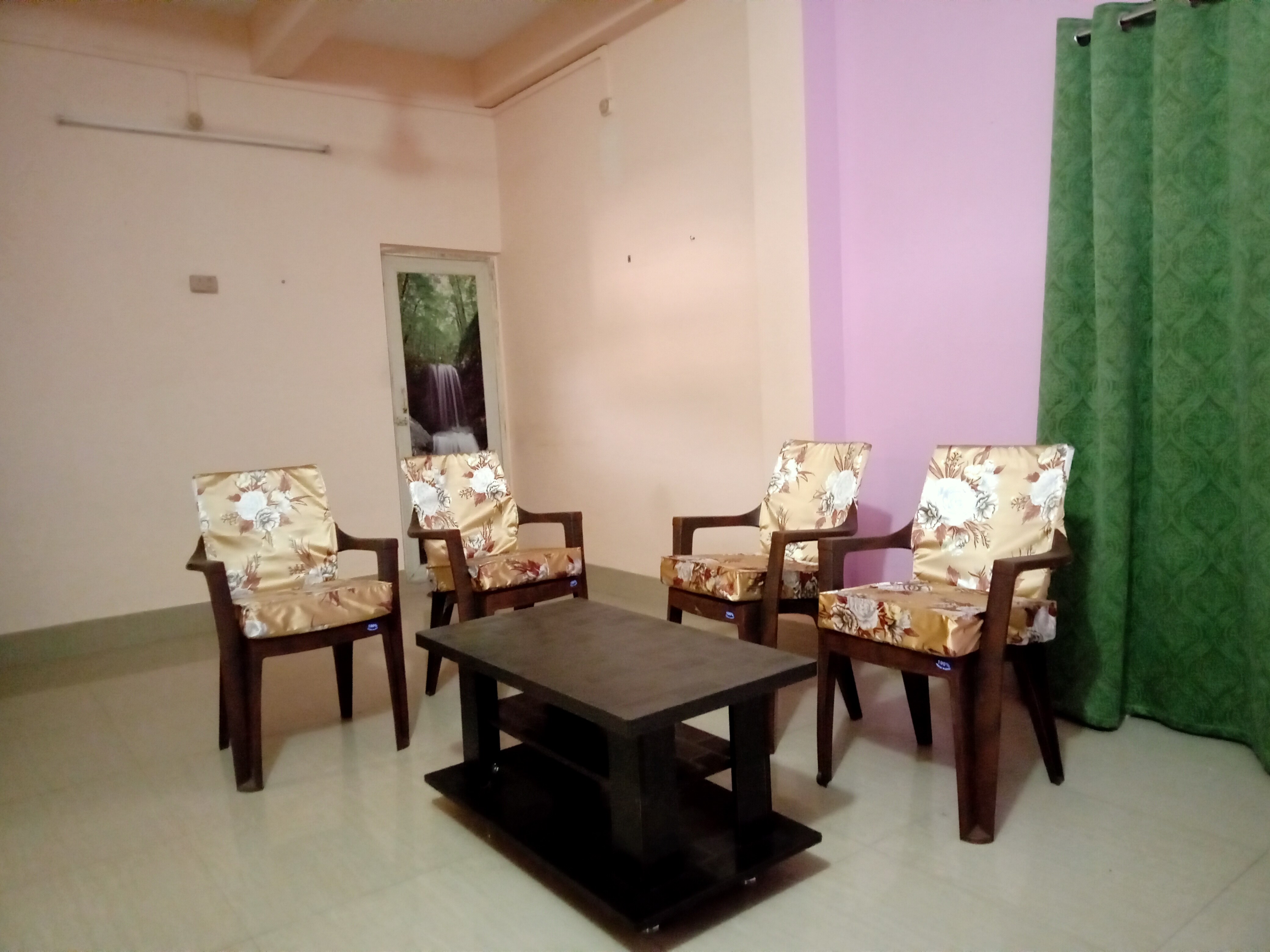 Makhoni - 1BHK 3 beds 1 bathroom - Tap to explore photos