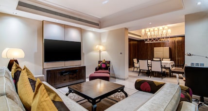 Hyatt Ahmedabad Room Type - Hyatt Executive Suite with 1 King Bed and Bath Tub Hyatt Ahmedabad Room Type - Hyatt Executive Suite with 1 King Bed and Bath Tub
