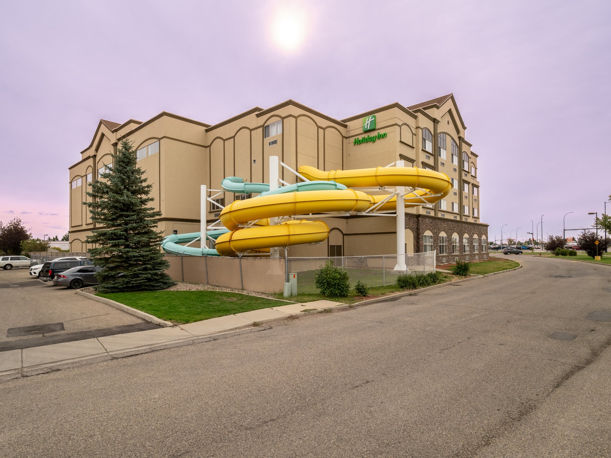 Holiday Inn LETHBRIDGE - Tap to explore photos