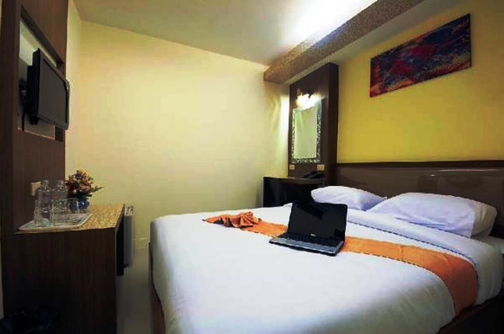 Royal Express Inn Sukhumvit Bangkok - Tap to explore photos