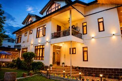 Rooms of Hotel River Palms