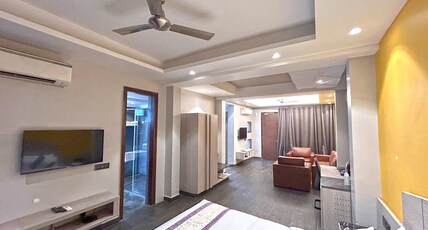 DLS Forest Vines Resort and Spa Room Type - Royal Suite with Jacuzzi