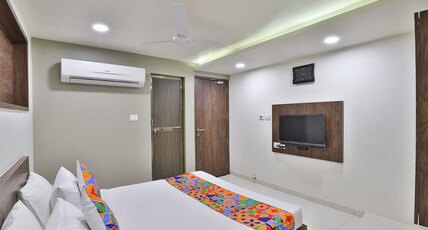 Hotel Nice Room Type - Deluxe Ac (UNMARRIED COUPLE NOT ALLOWED) Single Bed