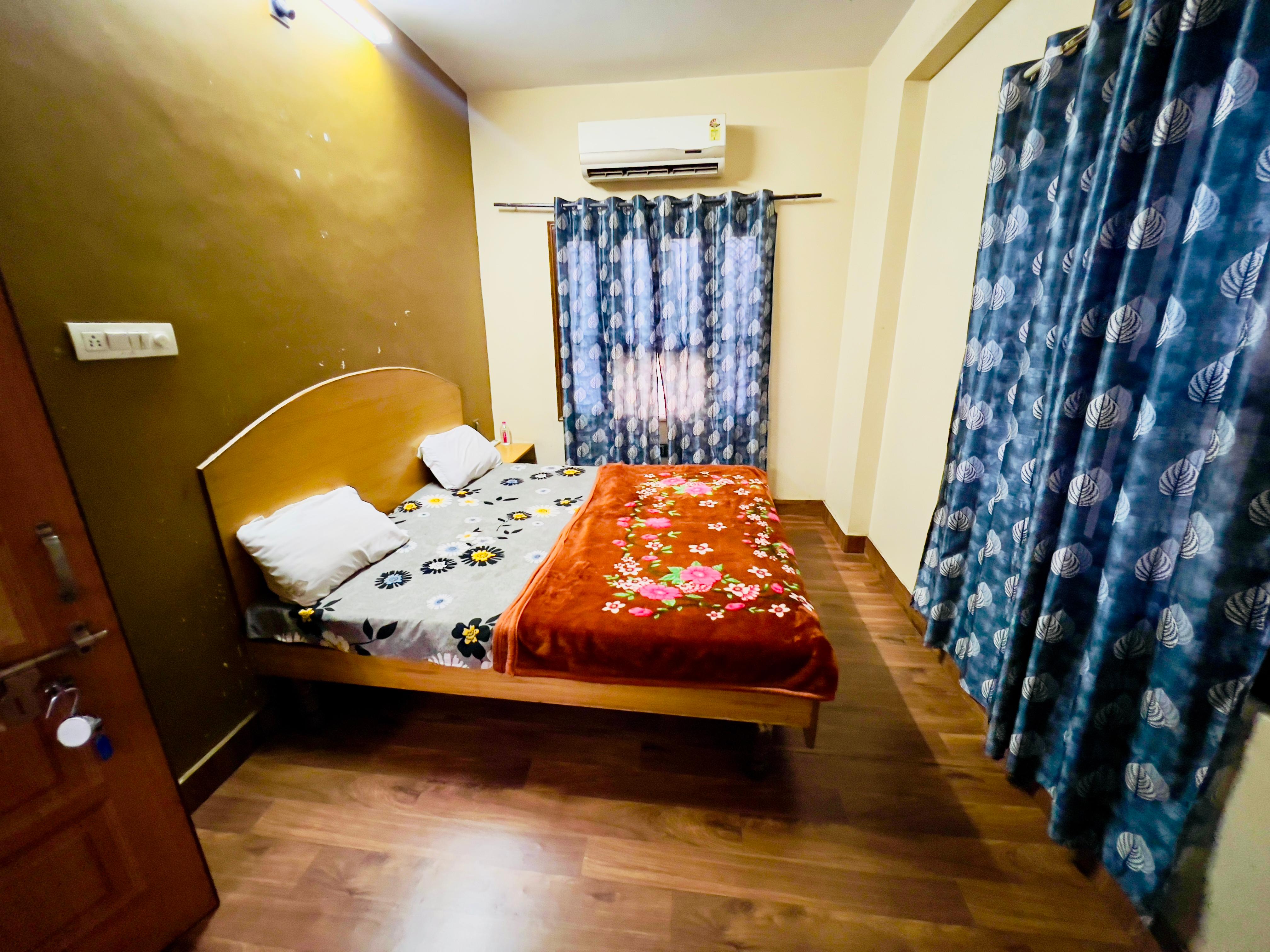 Hotel Anand Kunj - Tap to explore photos