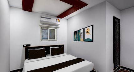 Super Collection O Warangal City Centre Formerly Srikara Grand Room Type - Classic Super Collection O Warangal City Centre Formerly Srikara Grand Room Type - Classic