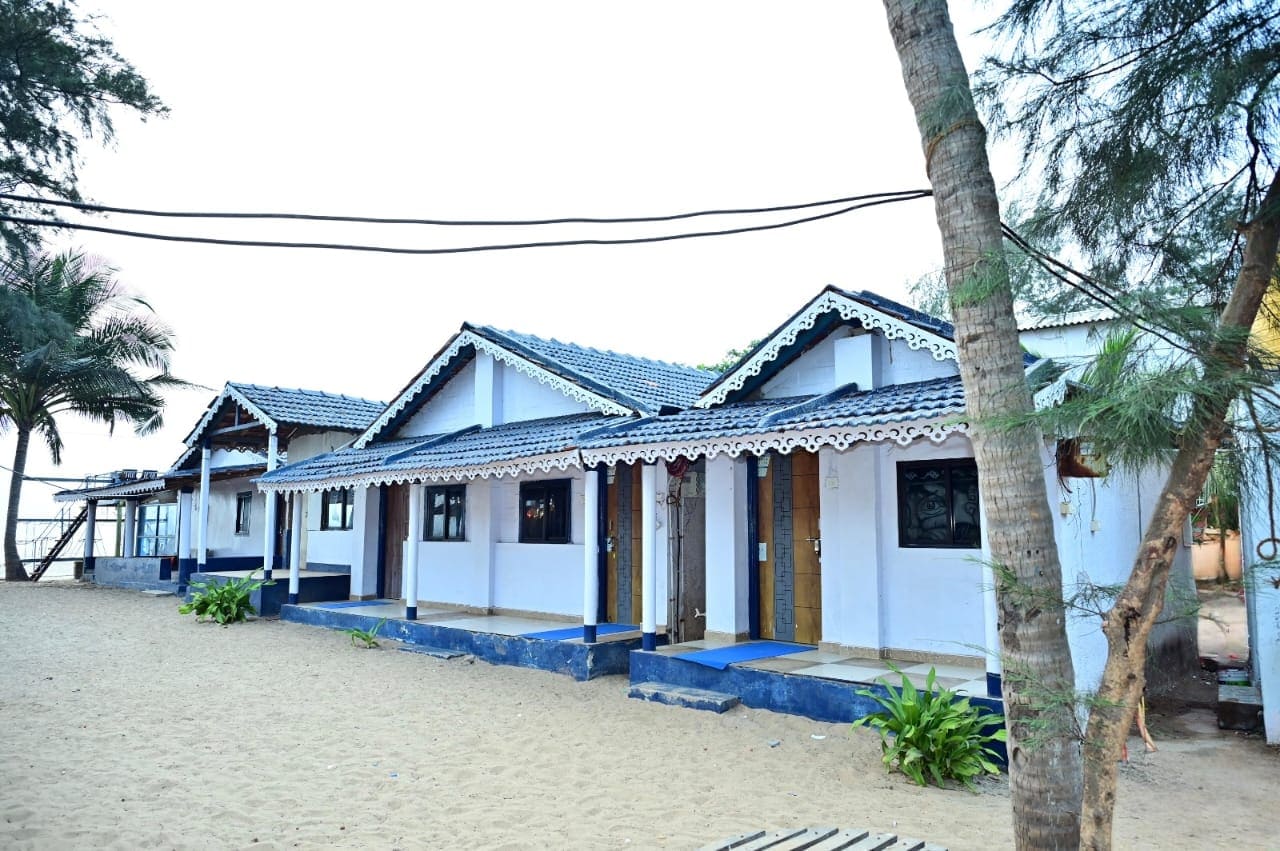 R K Beach Cottage | Private Rooms & Dorms - Tap to explore photos