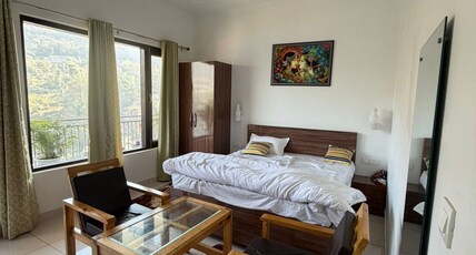 Evergreen Heights Home Stay Room Type - Lake view room 2