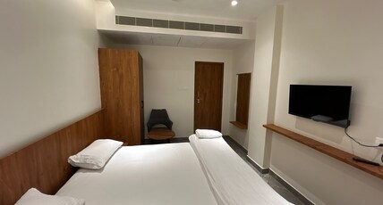 KOSALA GRAND Room Type - DELUXE DOUBLE ROOM