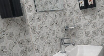 Hotel SGT Stay Room Type - Deluxe Room