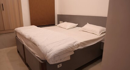 Niyamsewa Ashram Room Type - Bedroom 105