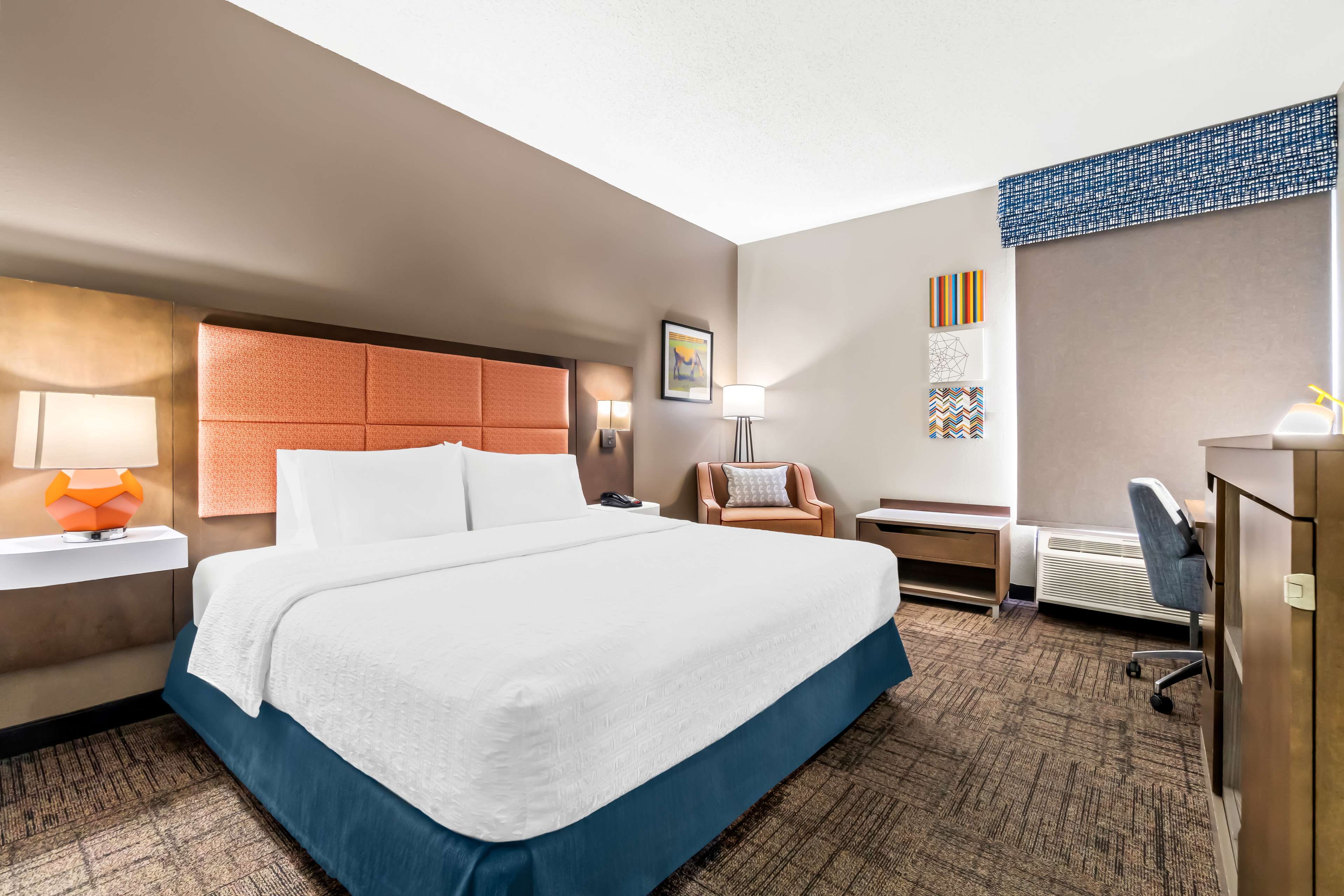 Hampton Inn by Hilton Jonesboro - Tap to explore photos