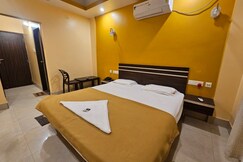 Dev Bhumi 200M From Marine Drive Sea Beach