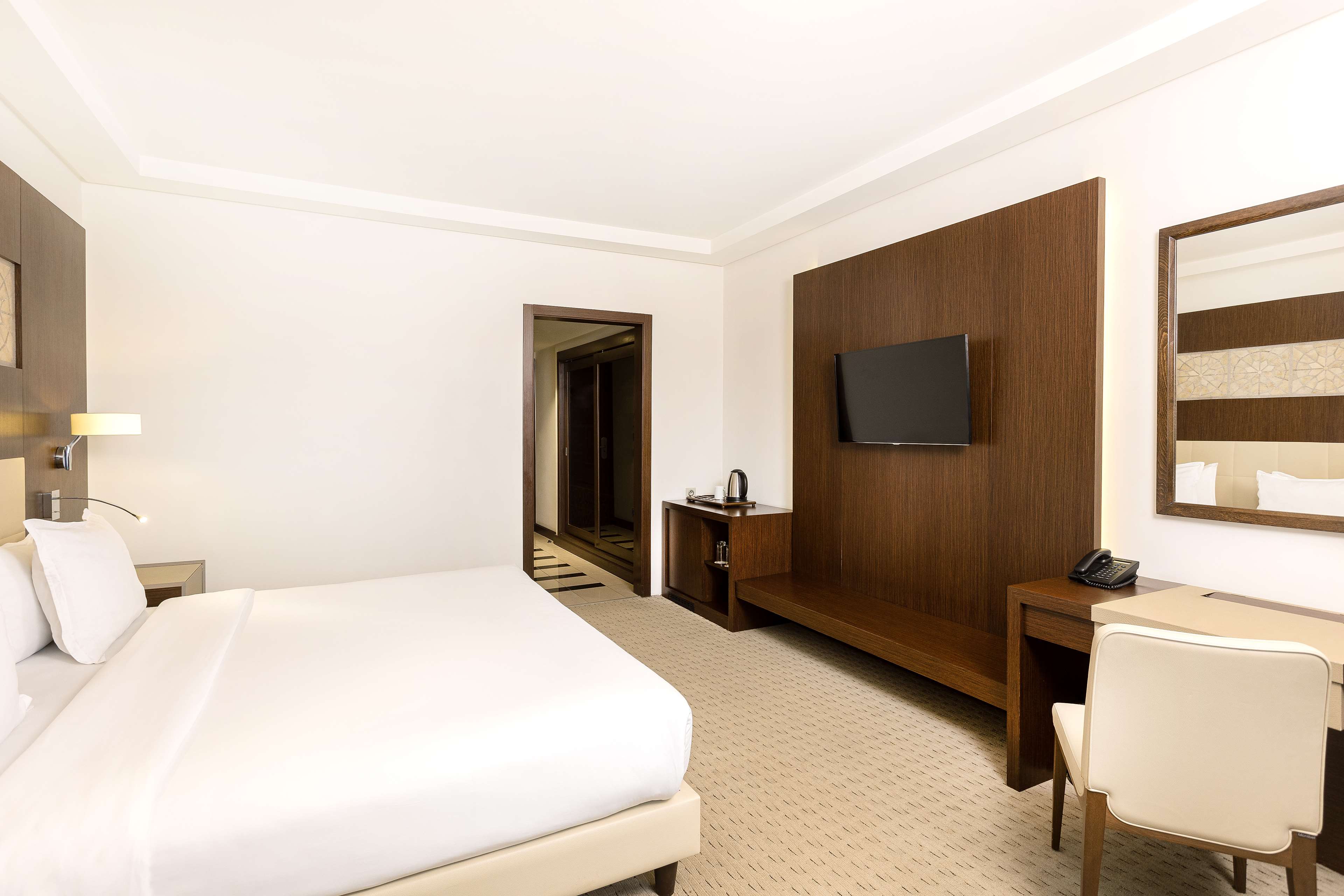 Radisson Blu Hotel & Convention Center, Tunis - Tap to explore photos